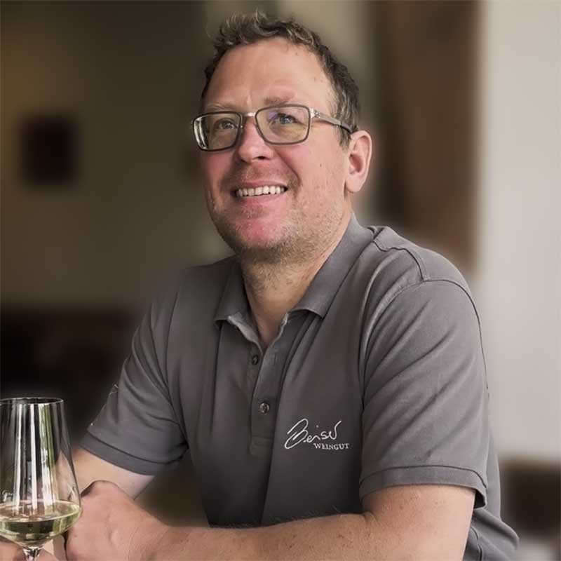 Simon Beiser ist beim Kulinarischen Laufhaus 2026 in Duisburg in der faktorei21 dabei