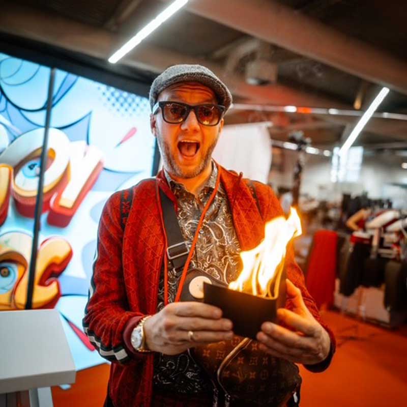Thomas Maria Graf von Bratwurst ist beim Kulinarischen Laufhaus 2026 in Duisburg in der faktorei21 dabei